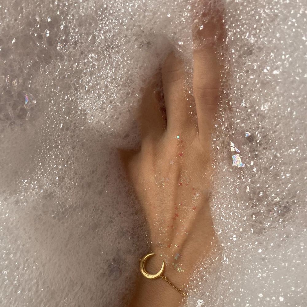lavender body wash bubbles