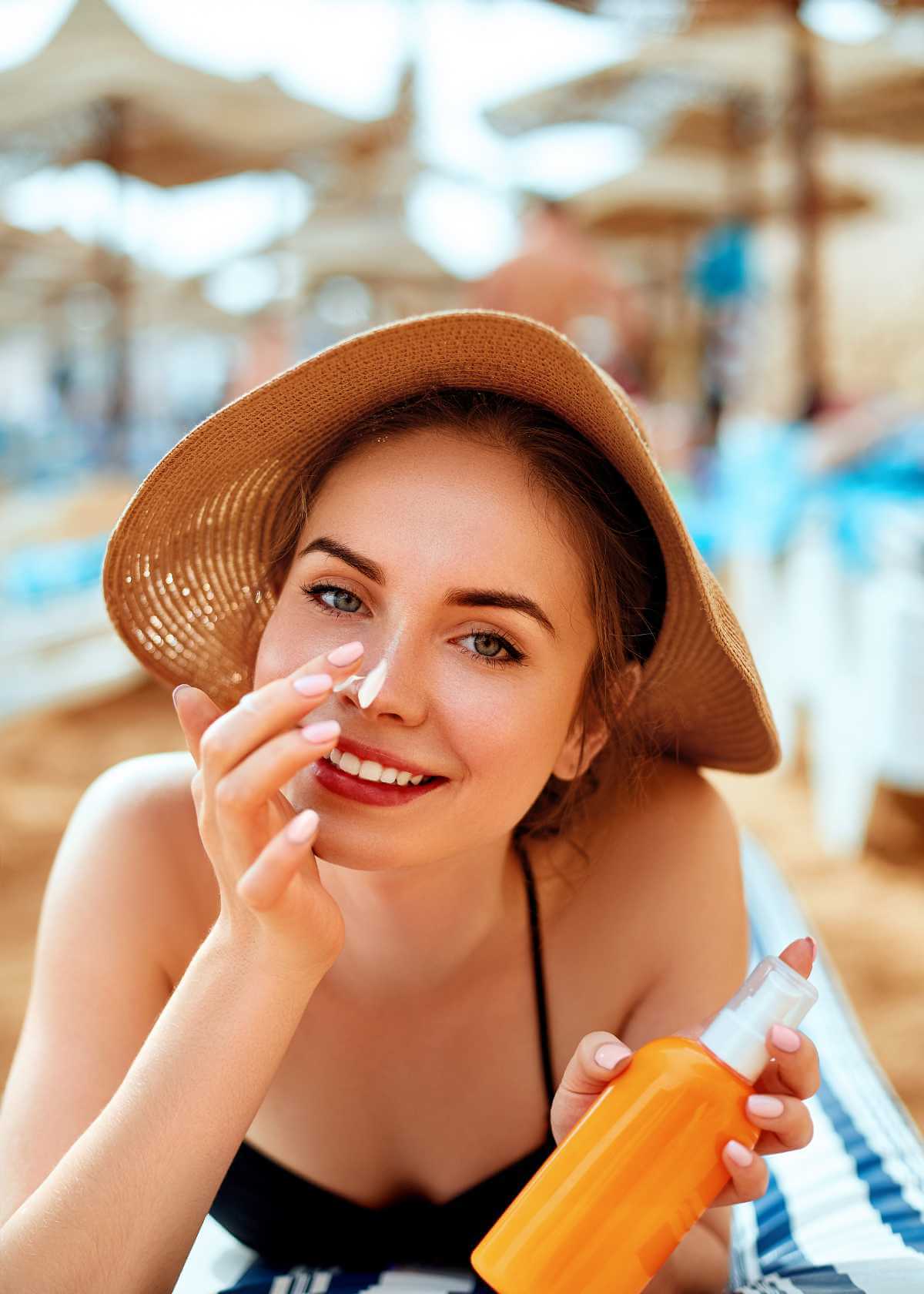 a-comprehensive-guide-to-the-best-smelling-sunscreen