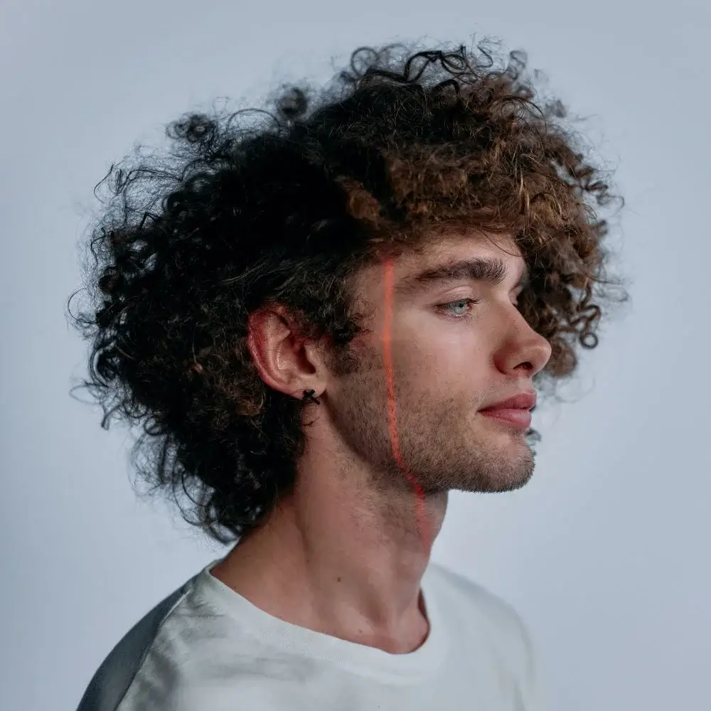 What does curly hair shampoo do to curly hair?