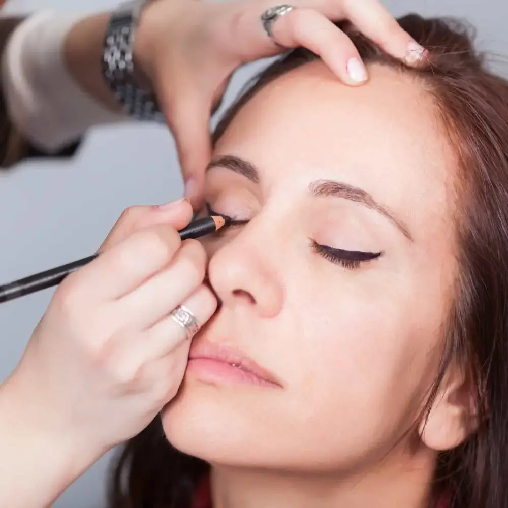 Smudge-proof finish using water-activated eyeliner