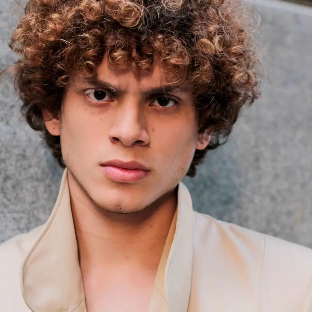 How to find the Right Shampoo for Curly Hair Men?