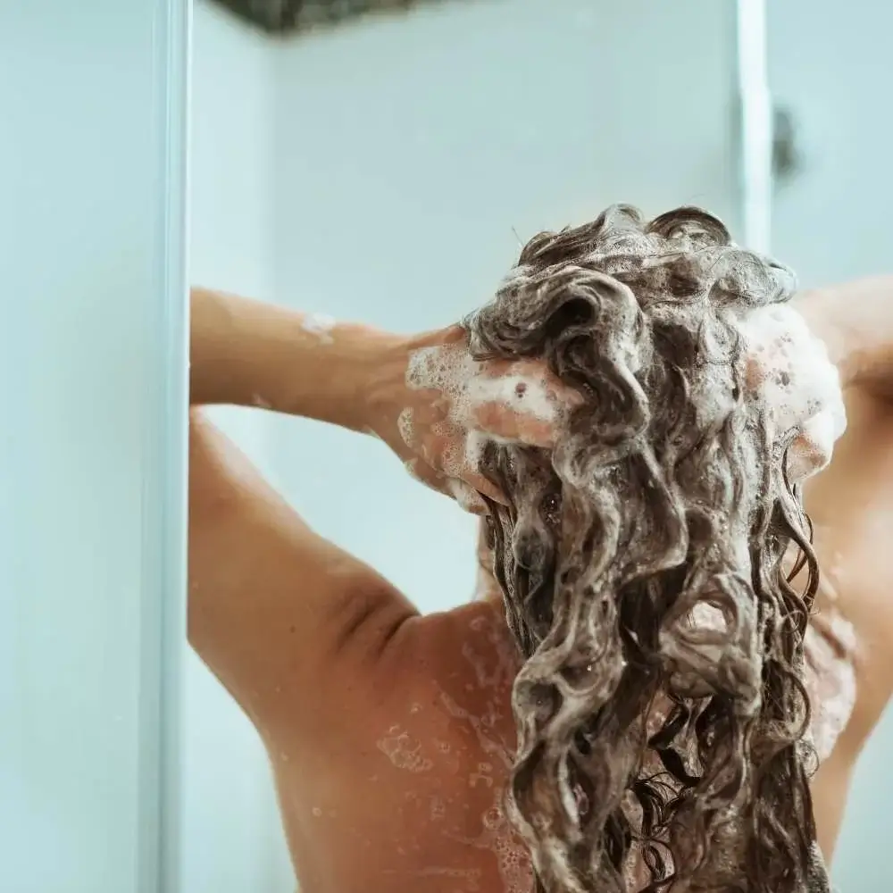 Banishing scalp smells with shampoo