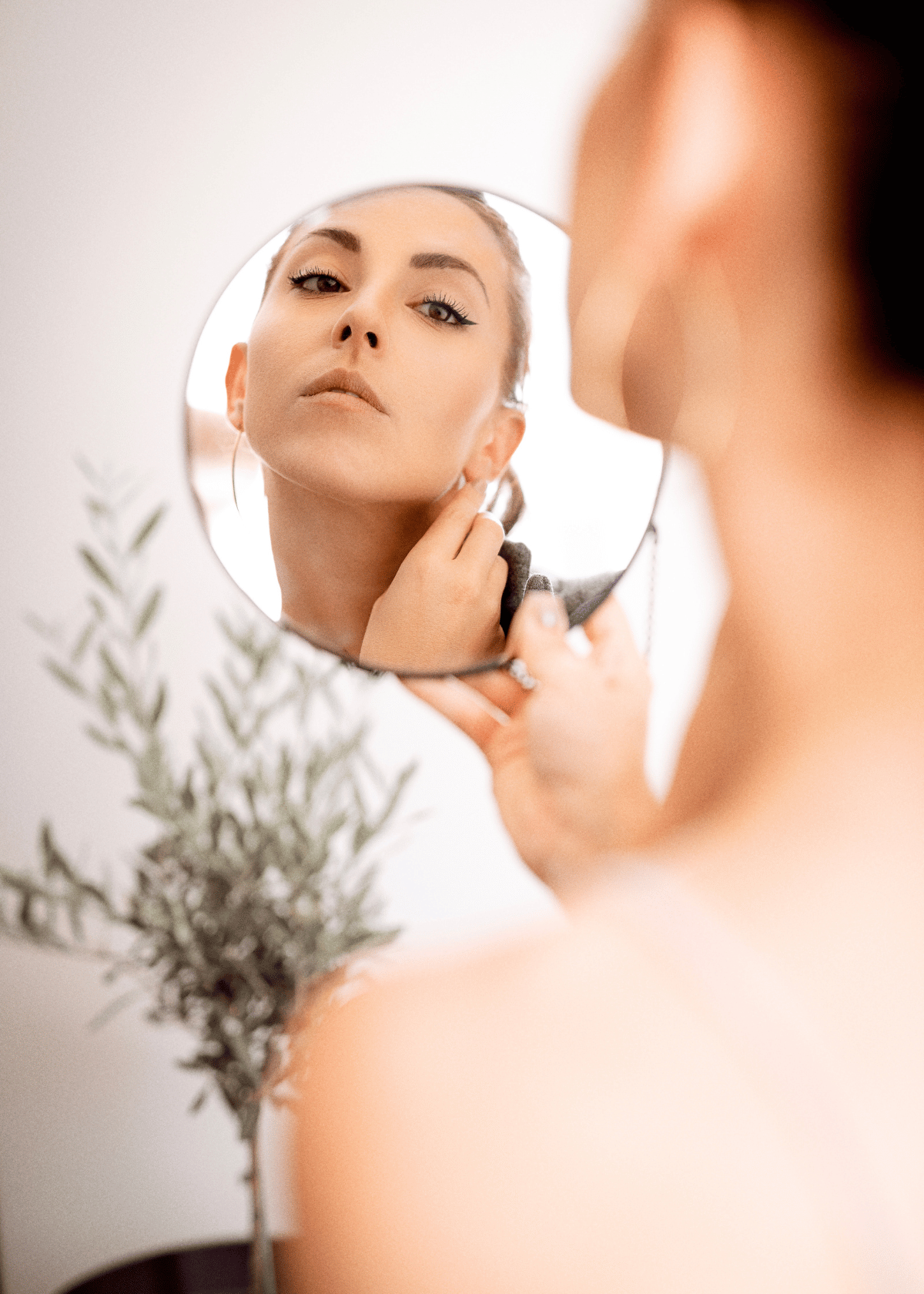 The Secret to a Flawless Makeup Look: Setting Spray
