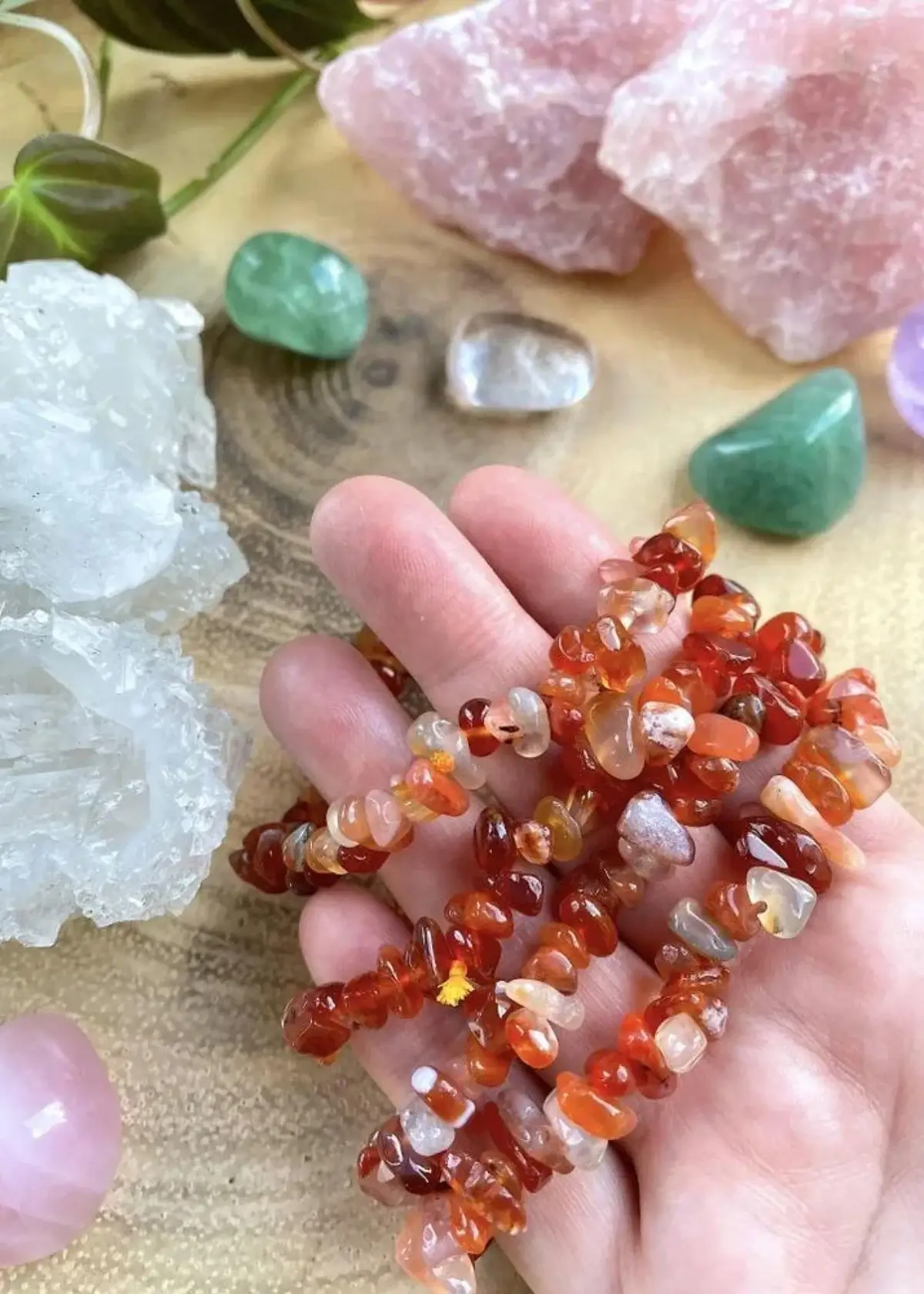 How can I Benefit from Wearing a Carnelian Crystal Bracelet?