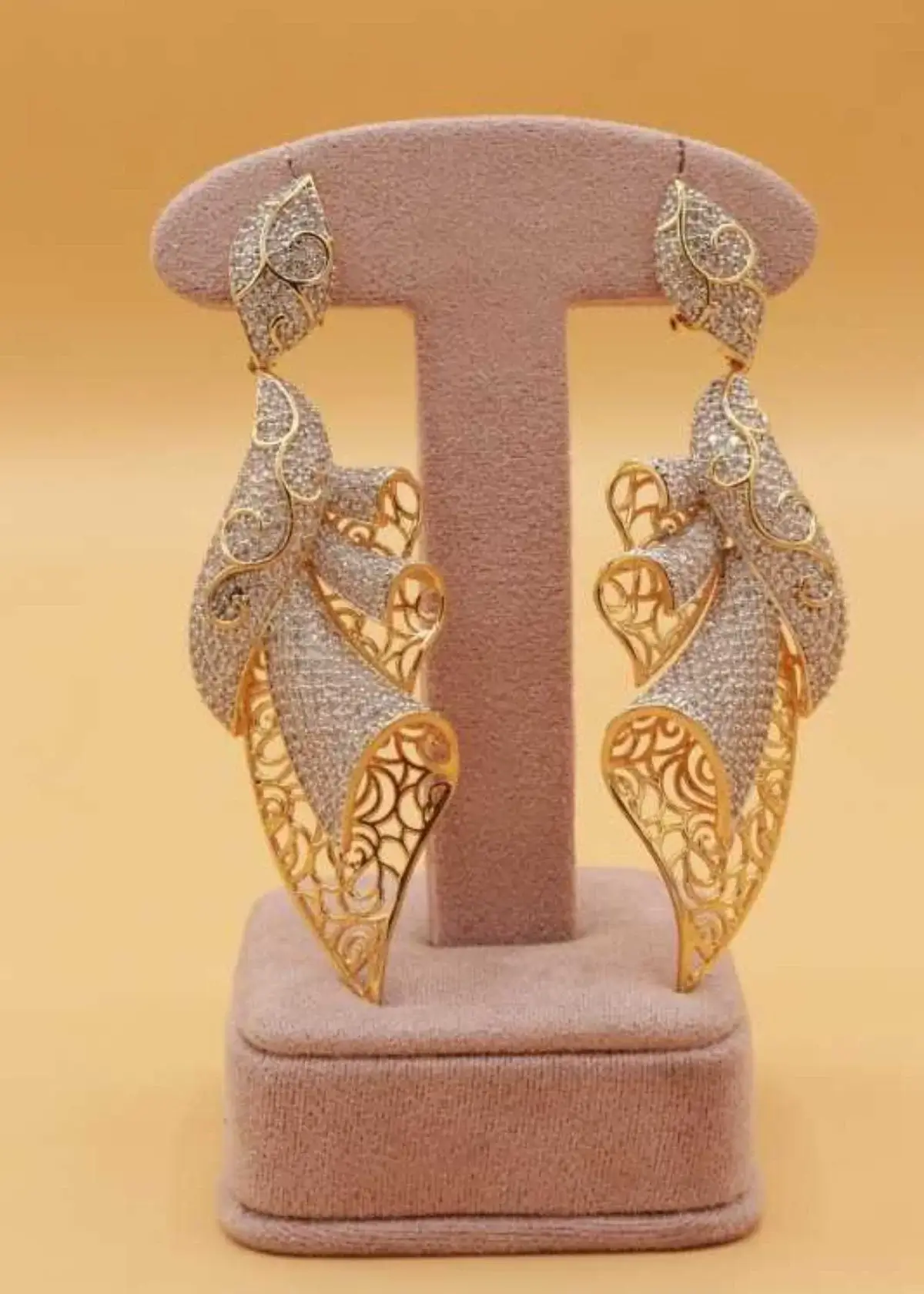 What are Honeycomb Earrings?