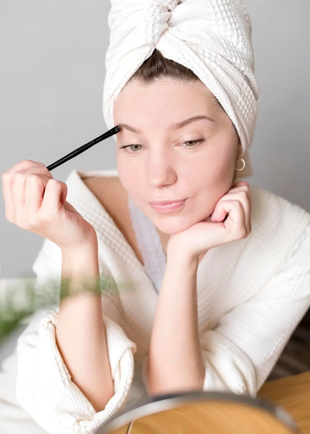 How does non-toxic mascara differ from conventional mascara?