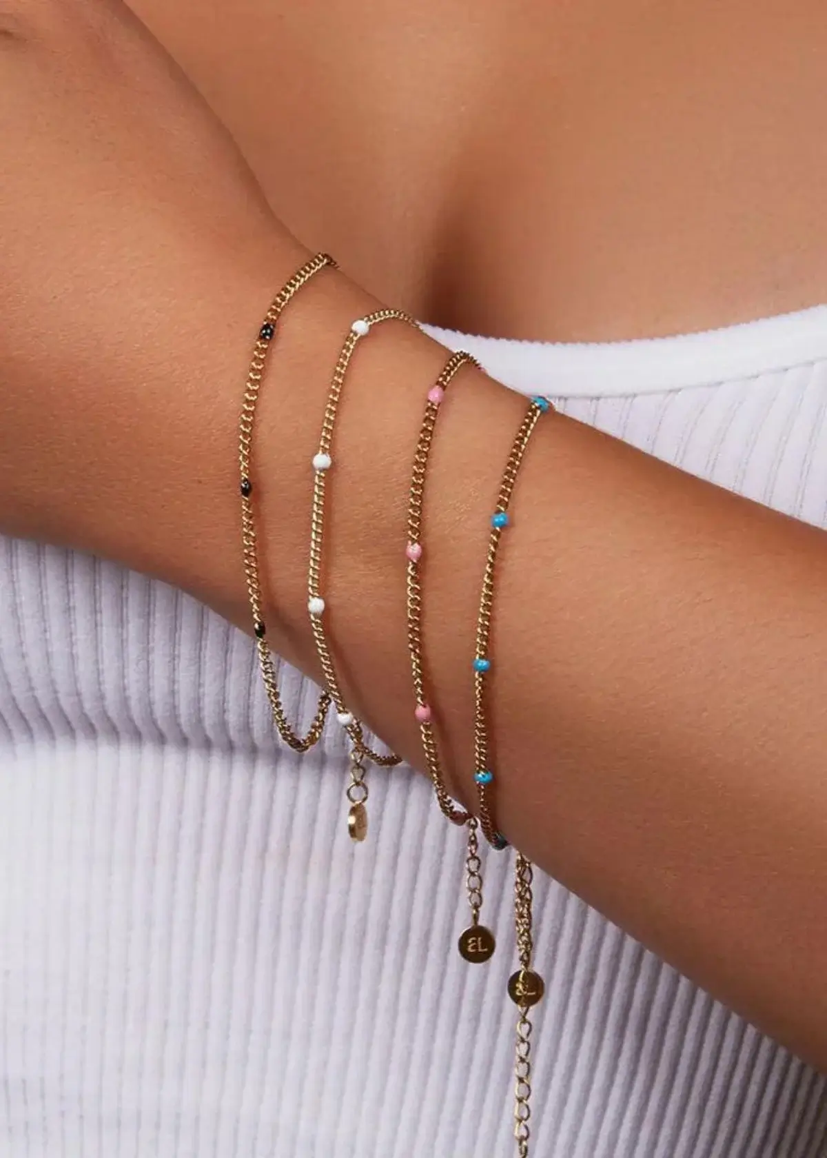 How to choose the right layering bracelets?