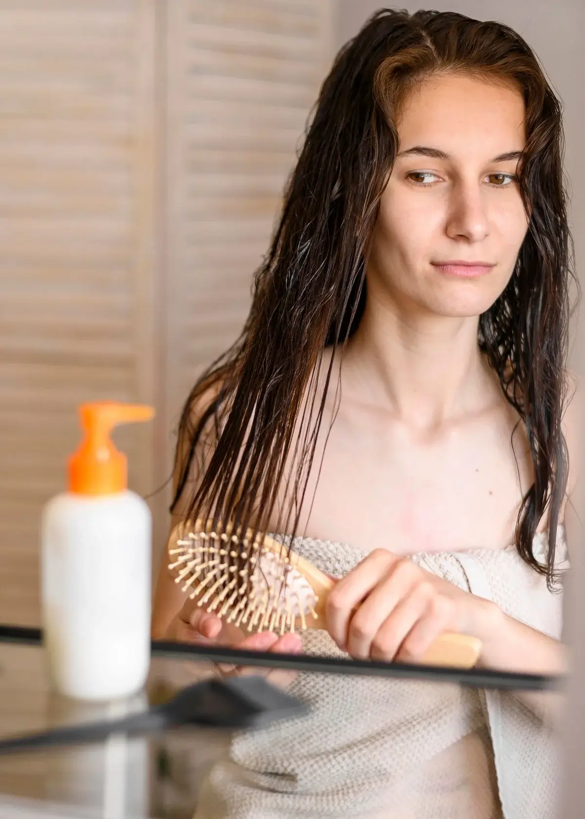How to choose the right shampoo and conditioner for curly and frizzy hair