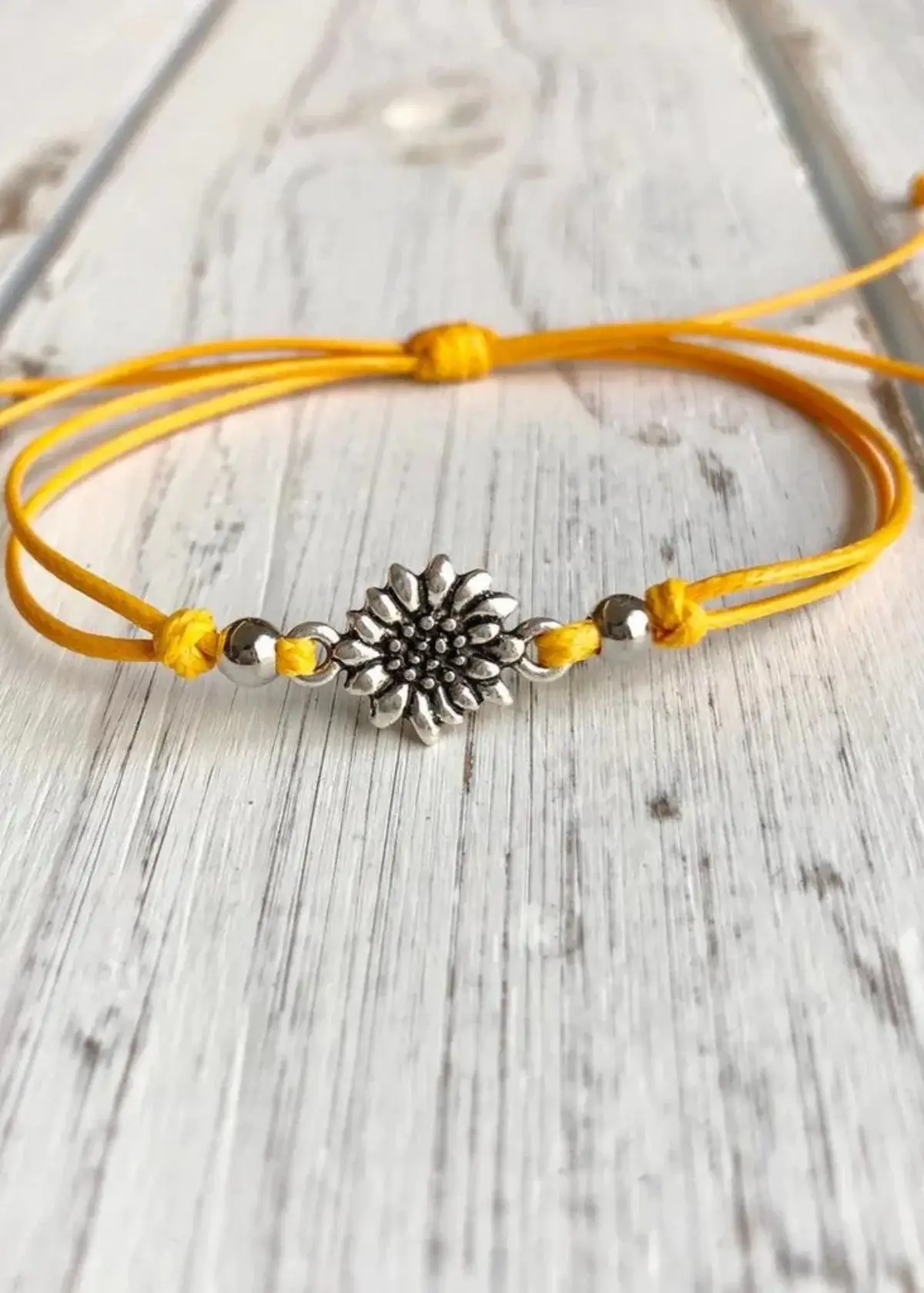 Can a sunflower bracelet be adjusted if it doesn't fit correctly?