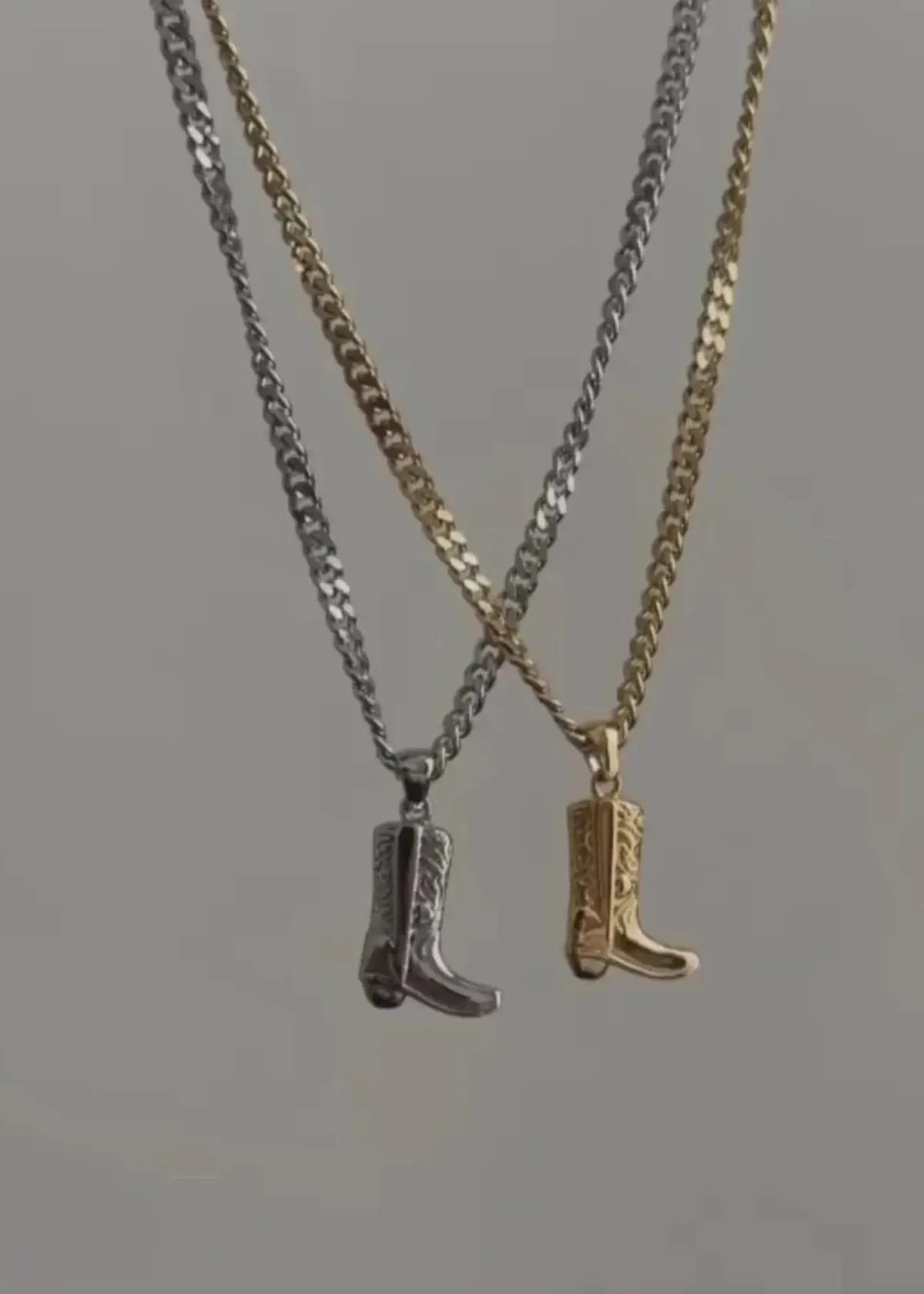 How to choose the right Cowboy Boot Necklace?