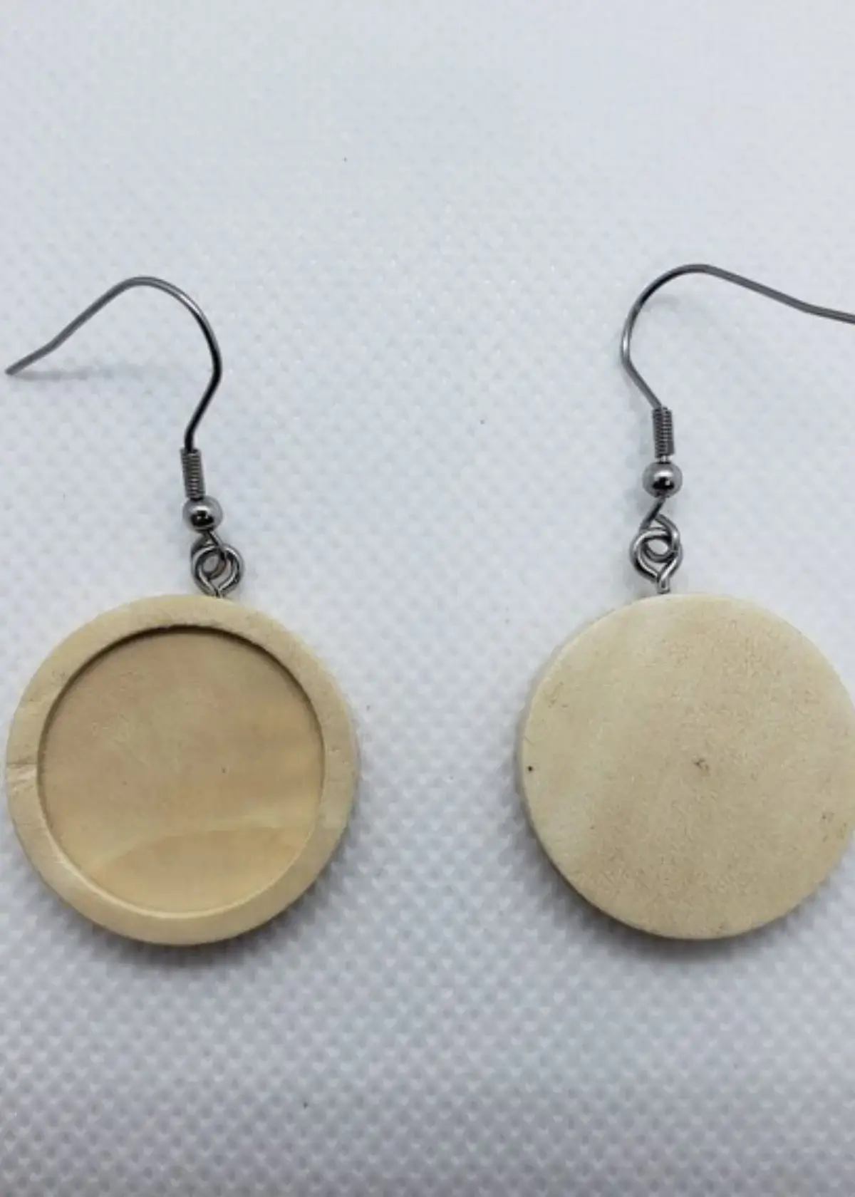 What types of wood are used for earring blanks?