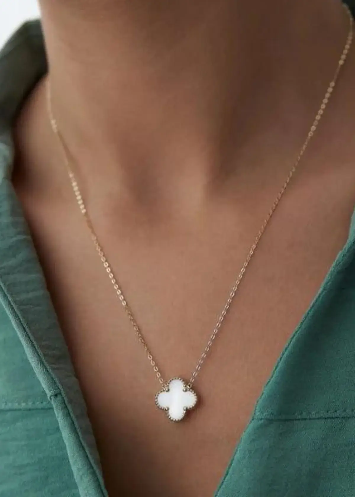 What is a clover necklace?