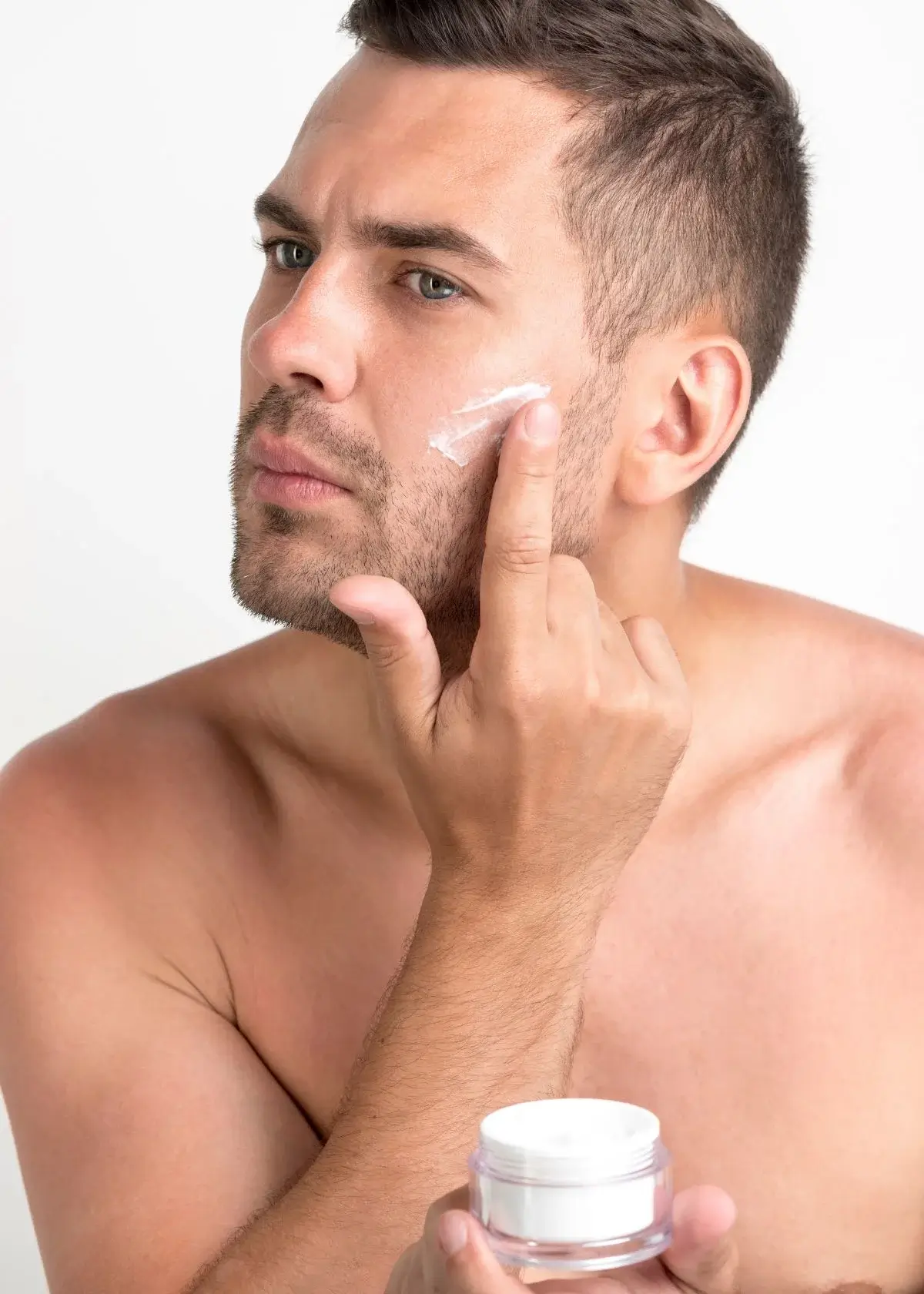 What are the key benefits of using a men face scrub?