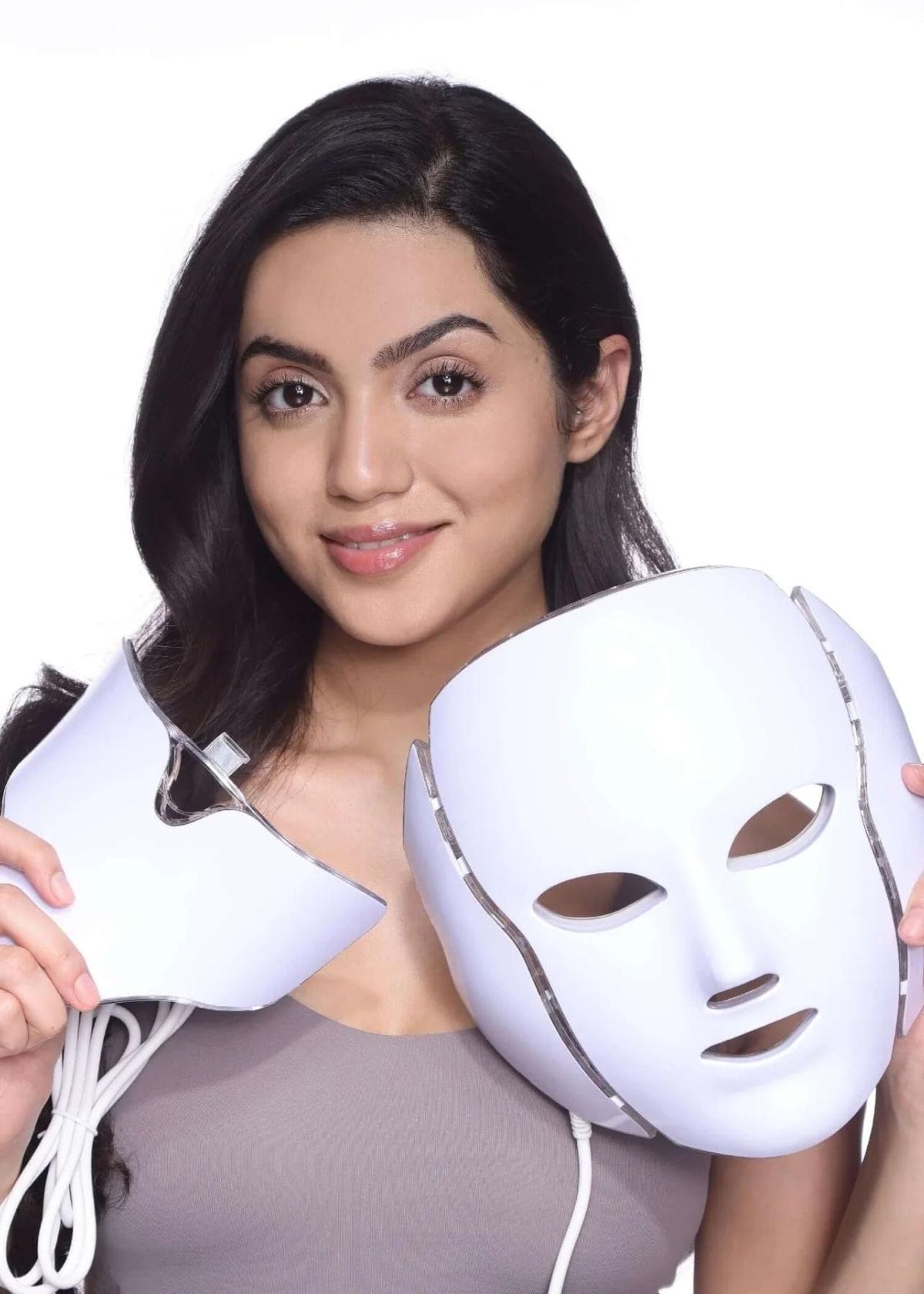 What is an LED light therapy mask?