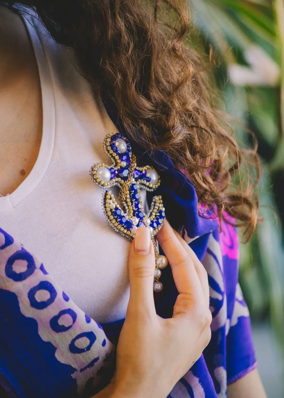 How to choose the right Brooches For Women?