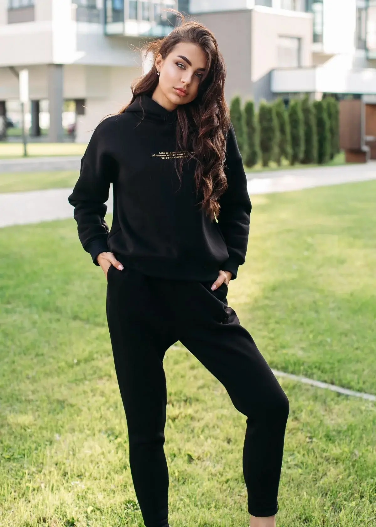 What features define a quality matching sweatsuit set?