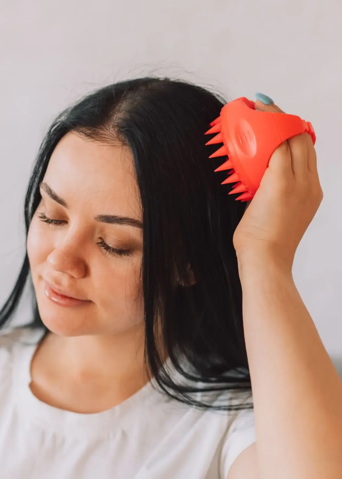 What materials are used in scalp scrubbers?