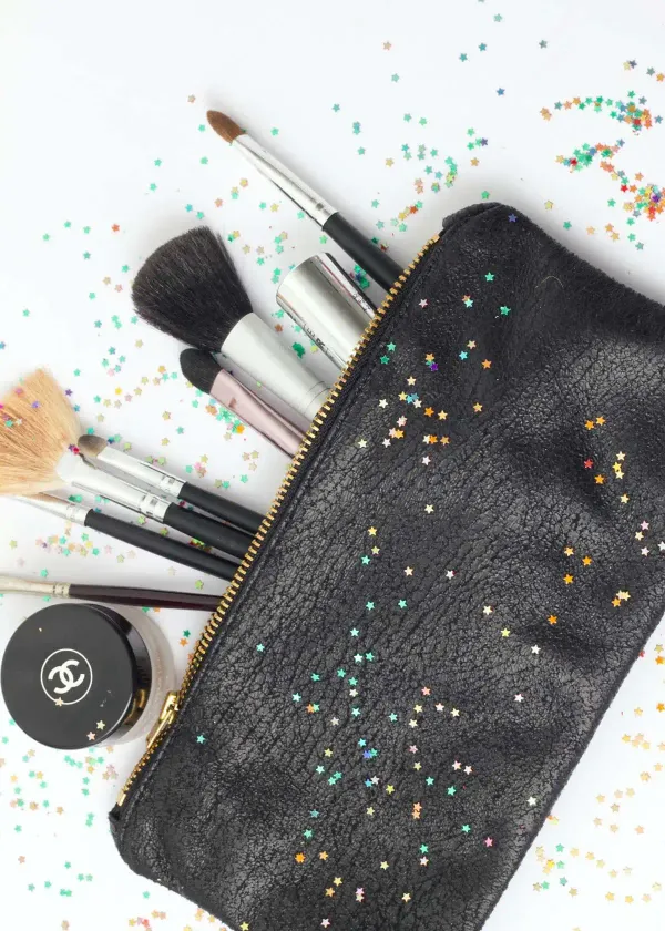 Bag the Beauty: Your Ultimate Makeup Bag Buyer's Guide!