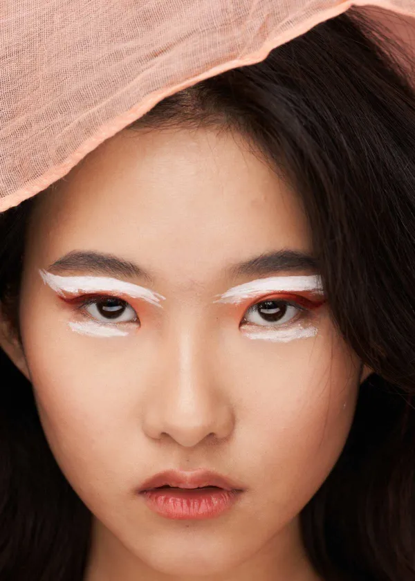 Best White Eyeliner: A Buyer's Guide