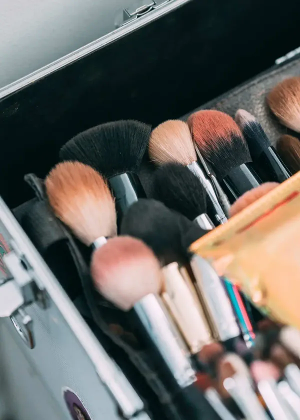 The Ultimate Buyer's Guide to the Best Makeup Brush Cleaner