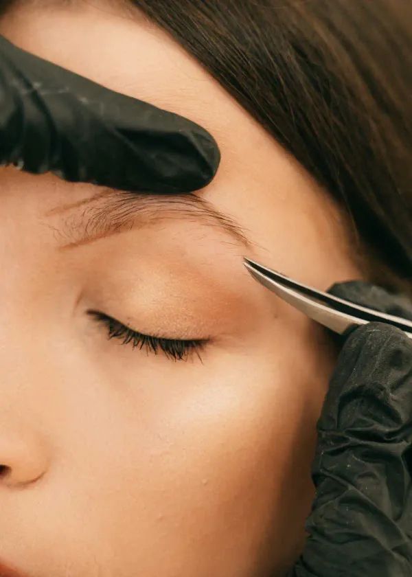 Best Tweezers for Eyebrows: A Comprehensive Buyer's Guide