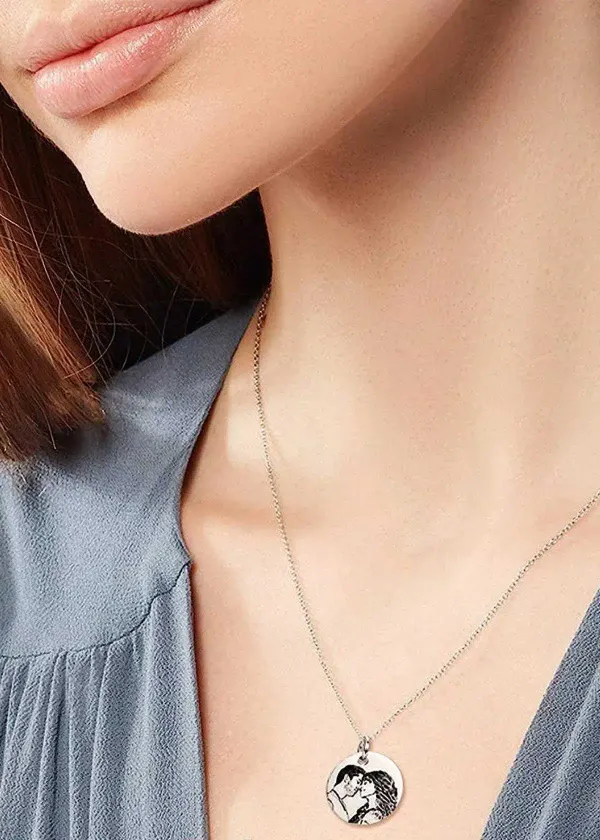 A Picture's Worth a Thousand Wears: The Buyer’s Guide to Portrait Necklaces