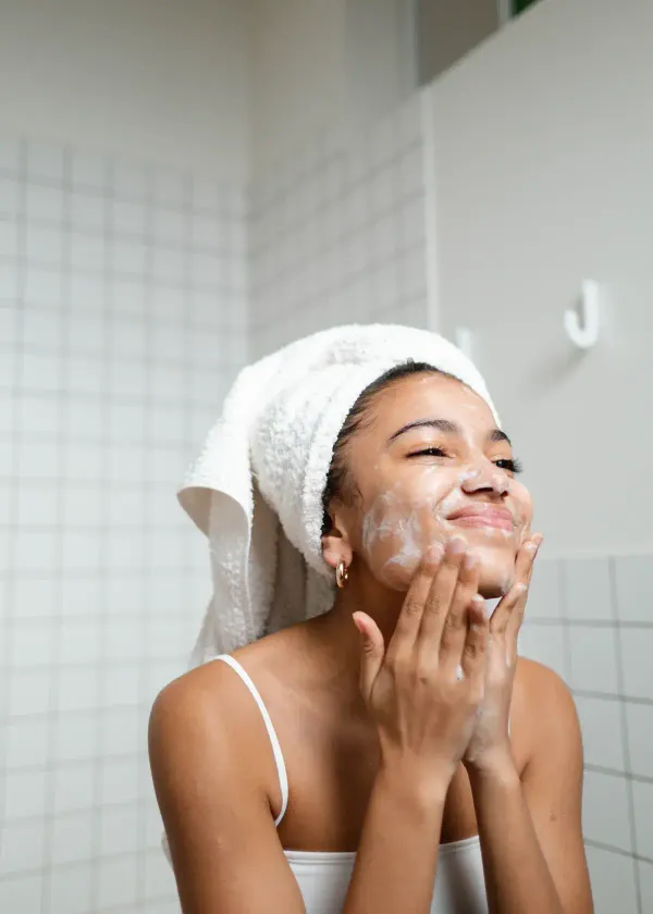 Pimpled to Pristine: The Ultimate Guide to the Best Face Wash for Hormonal Acne