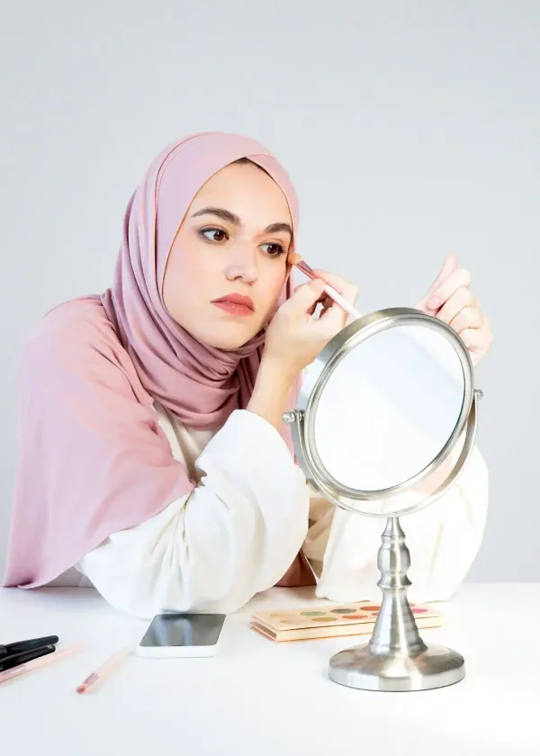 Glow Up Your Glam Station: The Definitive Guide to Picking the Right Lighted Makeup Mirror for You!