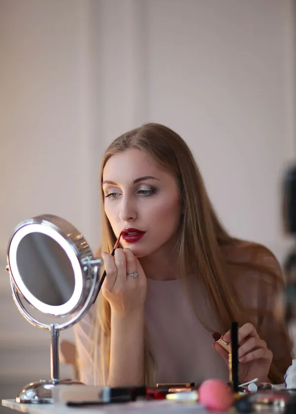 Illuminate Your Beauty Routine: The Best Lighted Makeup Mirror to Reveal Your Dazzling Brilliance