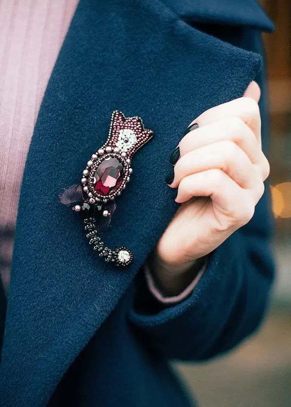 Unlock Your Inner Diva: Finest Brooches and Pins For Women to Look Glamorously Stylish and Chic