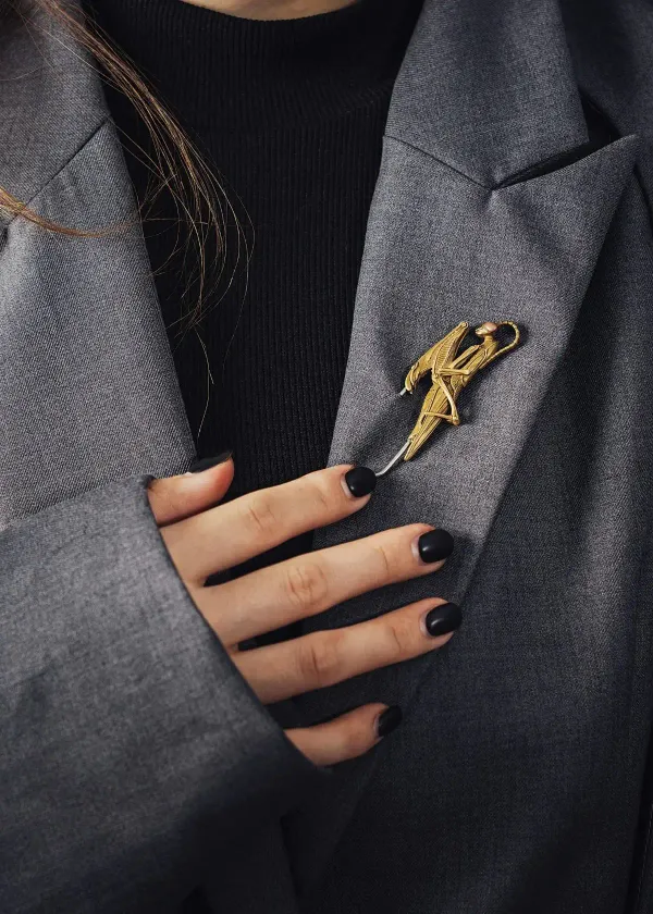 Accessorize Like a Pro: Unlocking the Secrets to Styling a Brooch or Pin for Instant Glamour!