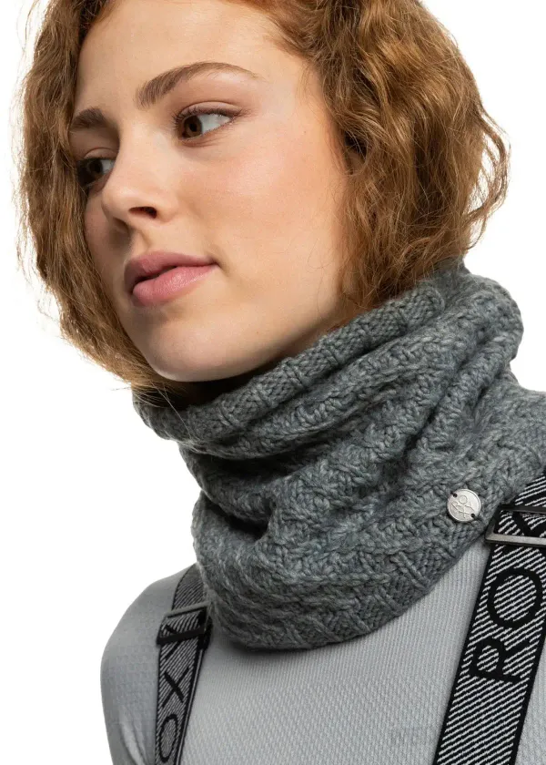 Wrap Up in Style: Your Ultimate Guide on How to Choose the Perfect Neck Warmer!