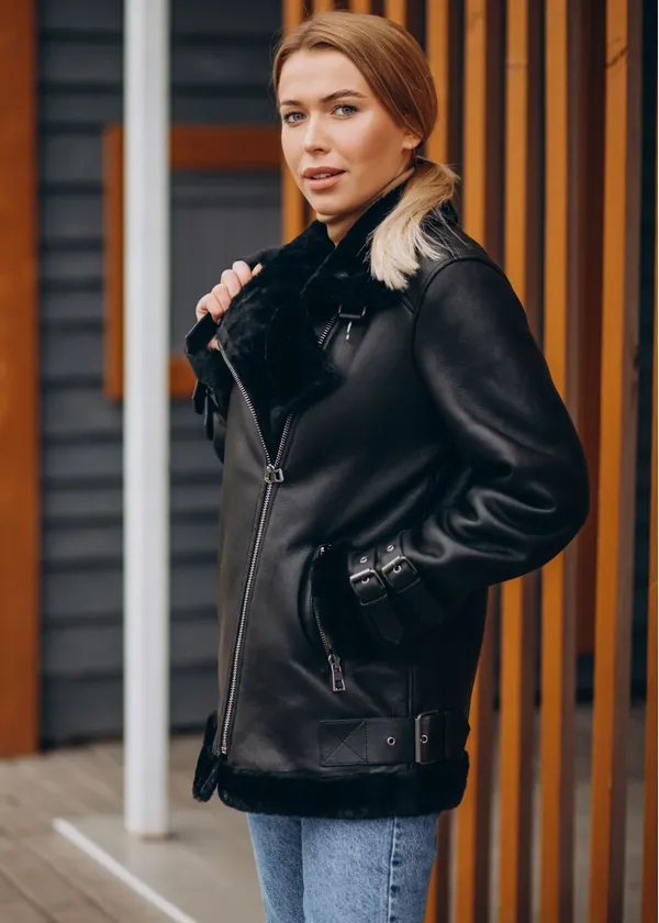 Power Up Your Fashion Game: The Best Oversized Leather Jacket Trends to Stay Ahead of the Curve